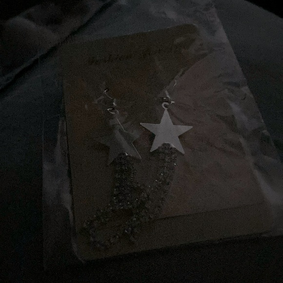 Barbie Movie Earrings. Piercing. OS. U.S. shipping only! 💕💖 - Picture 3 of 5